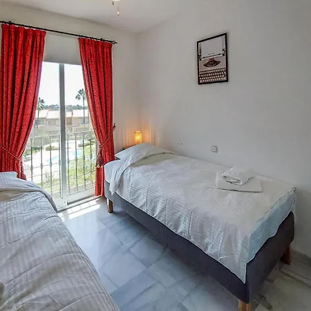 3 Bedroom Cozy In Malaga