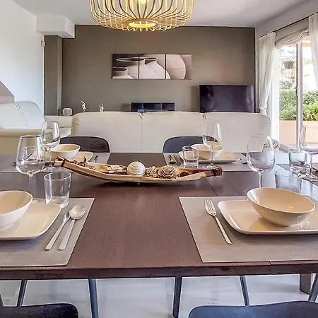 3 Bedroom Cozy In Malaga Casa de Férias *