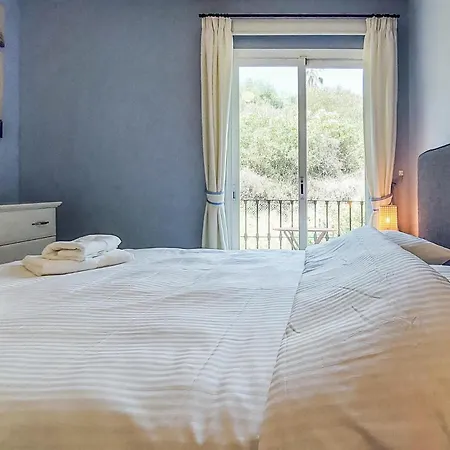 3 Bedroom Cozy In Malaga *