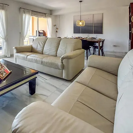 3 Bedroom Amazing In Malaga 펜션 에스테포나
